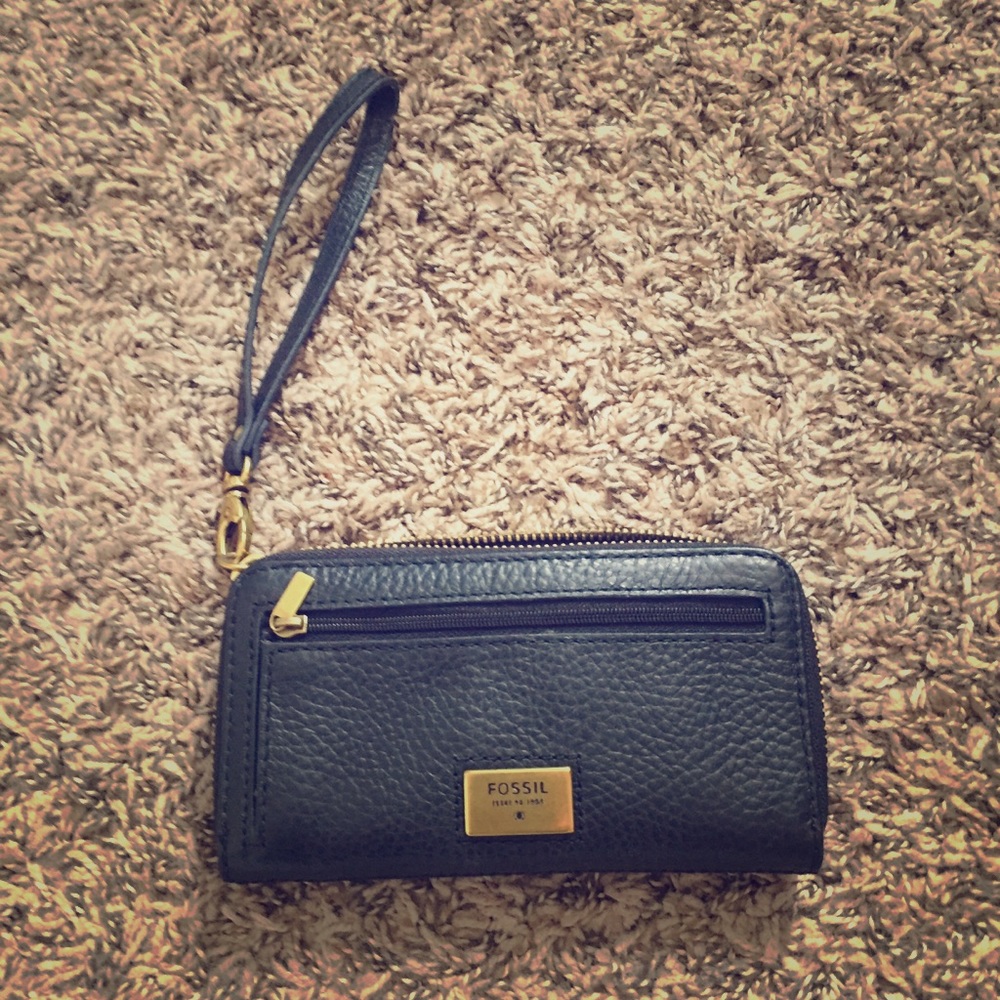 NWOT Fossil Black Genuine Leather Wallet Wristlet
